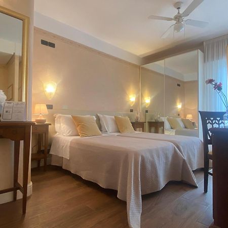 Hotel Apollo ริชโชเน ภายนอก รูปภาพ