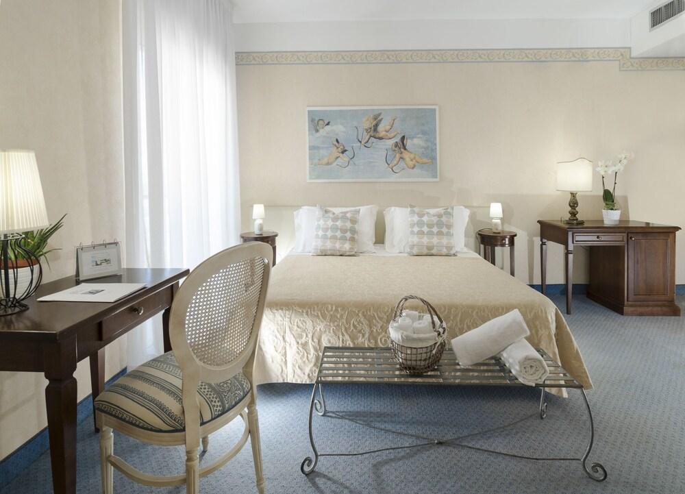 Hotel Apollo ริชโชเน ภายนอก รูปภาพ