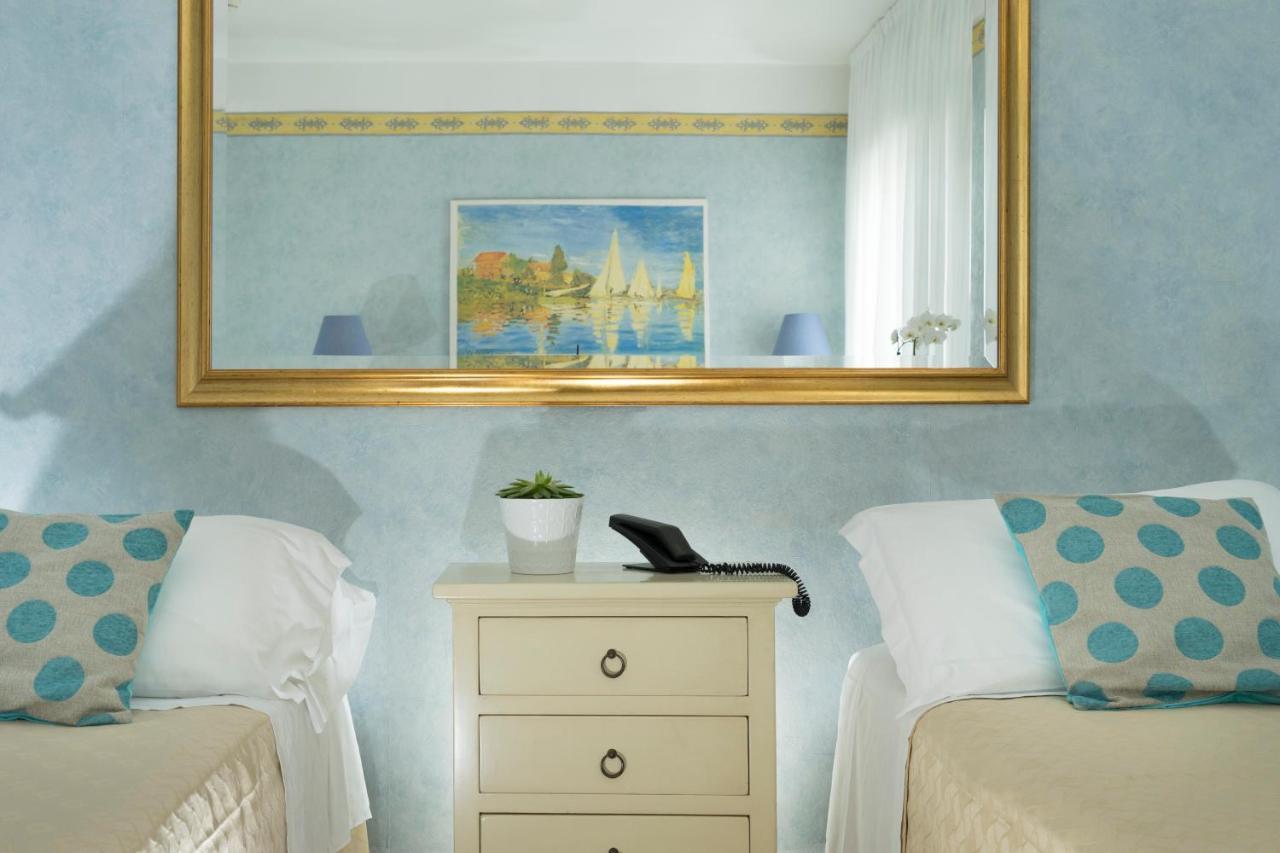 Hotel Apollo ริชโชเน ภายนอก รูปภาพ