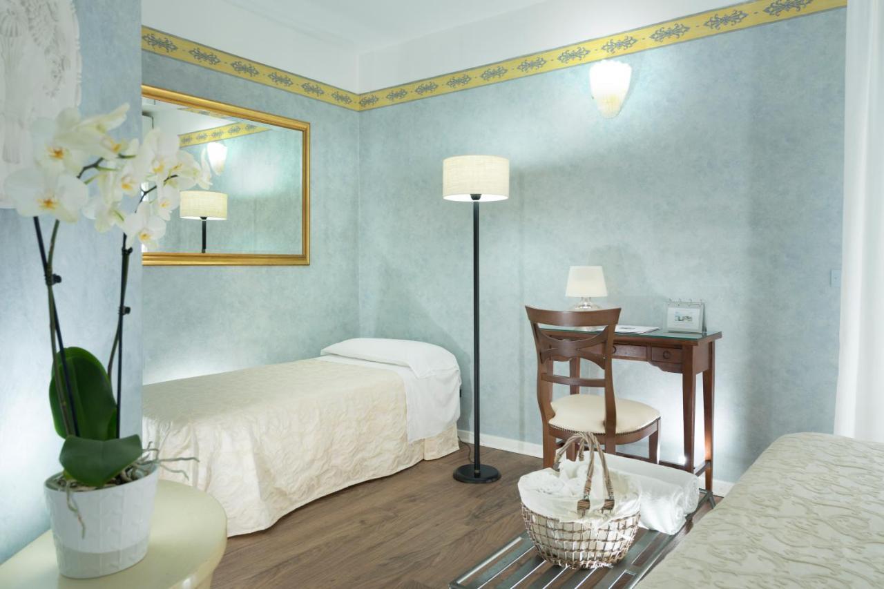 Hotel Apollo ริชโชเน ภายนอก รูปภาพ