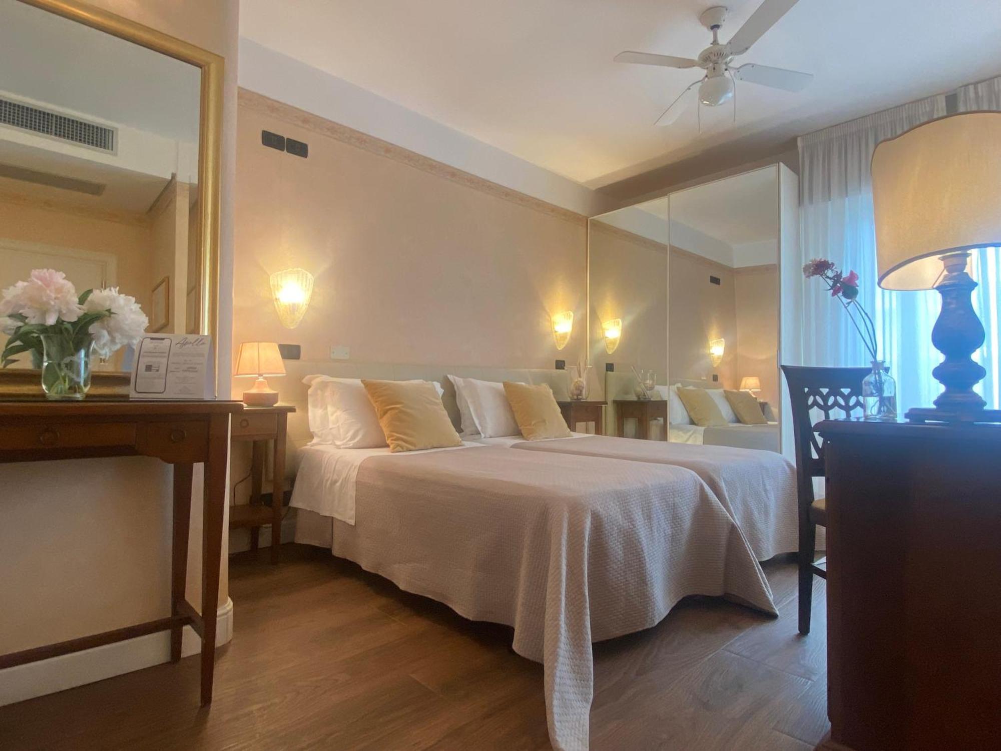 Hotel Apollo ริชโชเน ภายนอก รูปภาพ